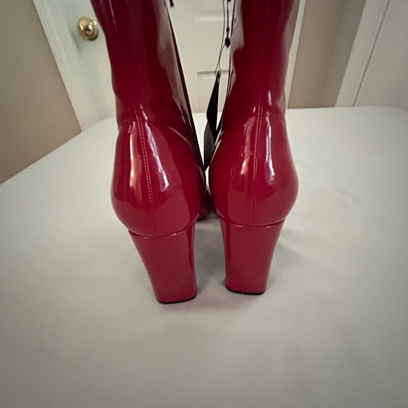 Red Boot With Side Zipper Forever 21 Size 8 - Picture 12 of 13